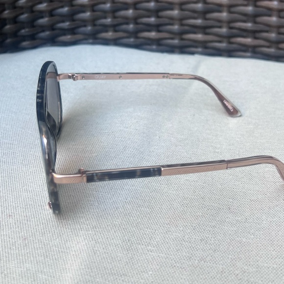 QuayAustralia High Profile Sunglasses - Picture 8 of 11